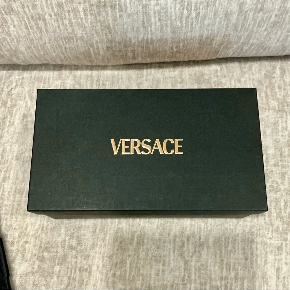 ✨💎NWOT💎✨VERSACE LE MEDUSA CROSSBODY/SHOULDER BAG FULL INCLUSION - Picture 10 of 10